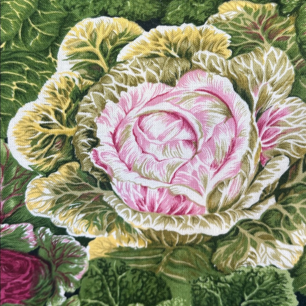 Cabbage print fabric by Makower UK - Picture 3 of 6